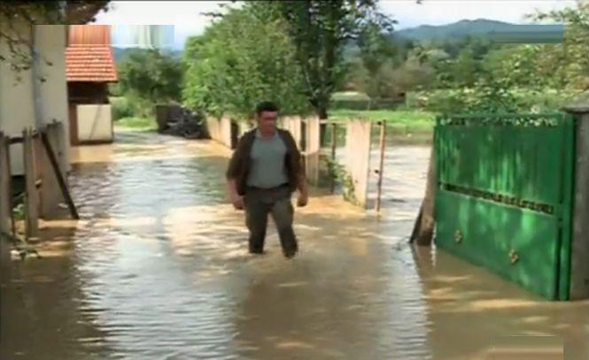 Premierul Ponta, în zonele afectate de inundaţii