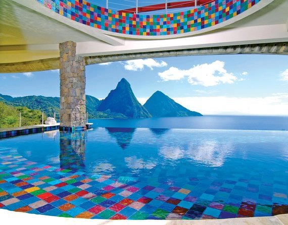 Acestea sunt cele mai spectaculoase piscine din lume. &quot;Ai impresia că se varsă în mare&quot;