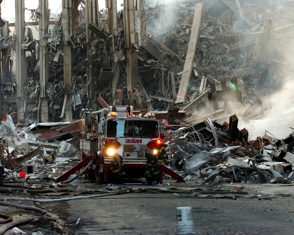 BLESTEMUL loveşte din nou la World Trade Center. Peste 2500 de oameni care au lucrat la locul prăbuşirii turnurilor, bolnavi de CANCER