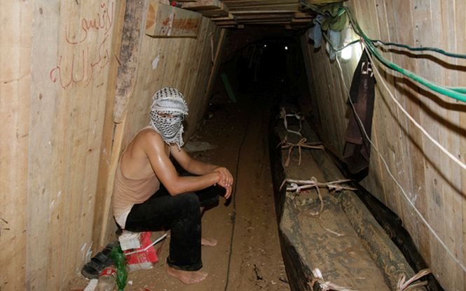Oficial israelian: Prioritatea armatei este distrugerea tunelurilor folosite de Hamas
