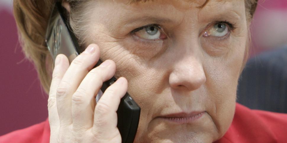 Telefonul Angelei Merkel, securizat de o companie canadiană 