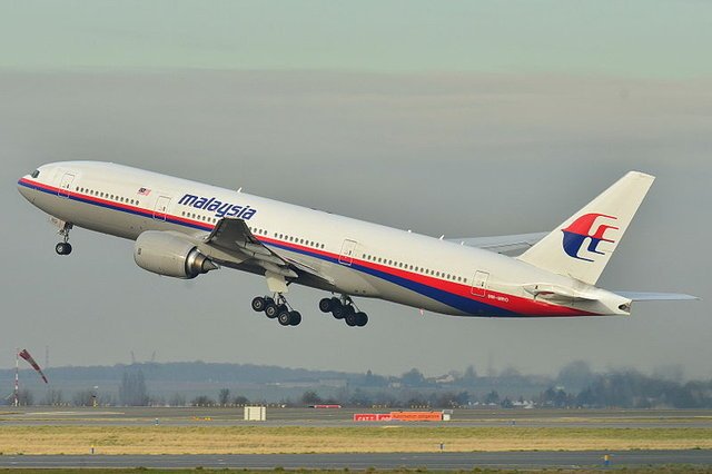 Noi probleme pentru Malaysia Airlines. Un avion a abandonat în ultima clipă decolarea, pentru a evita o coliziune cu o altă aeronavă