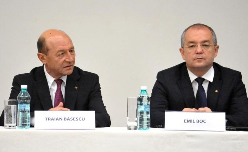 Greşelile făcute de Traian Băsescu şi Emil Boc au costat statul român 1 MILIARD DE EURO