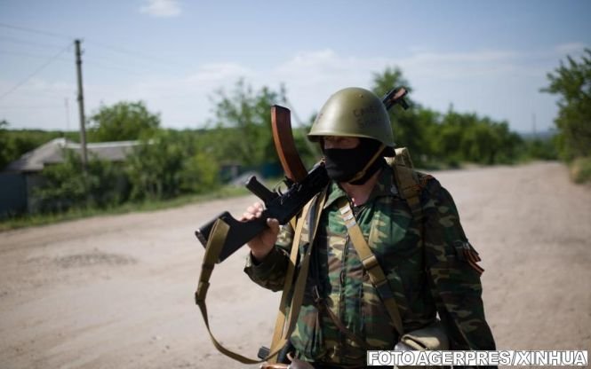 Sute de militari ucraineni şi-au predat armele şi au fost primiţi în Rusia