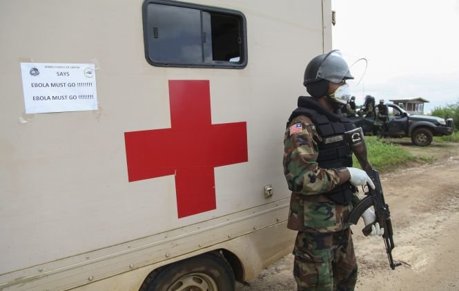 Expert: Virusul Ebola ar putea fi folosit de terorişti pentru a crea o armă capabilă să ucidă în masă