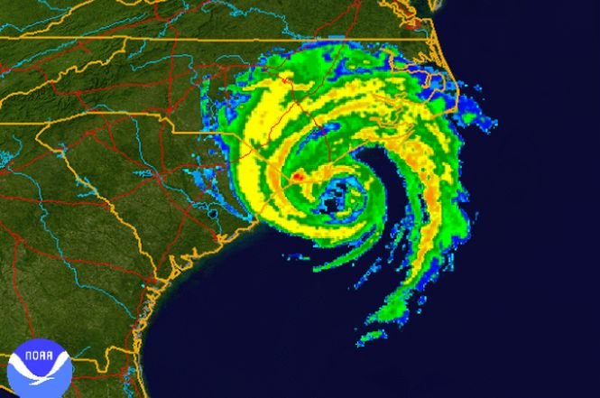 Furtuna tropicală Bertha s-a transformat în uragan şi ar putea atinge azi costa SUA