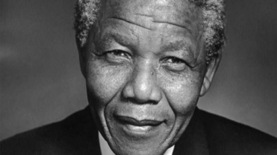 Una dintre fostele soții ale lui Mandela îi contestă testamentul 