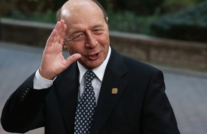 Fost expert DNA: Băsescu ar fi primit doi saci cu bani