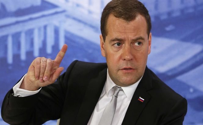 Medvedev: &quot;Luăm în considerare închiderea spaţiului aerian pentru companiile europene şi americane!&quot;