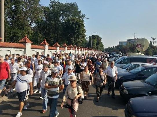Thousands of Romanians taking part in the WALK OF FREEDOM. &quot;That which is going on here is a phenomenon. Those who do not understand what this is about, are in a big error. &quot;