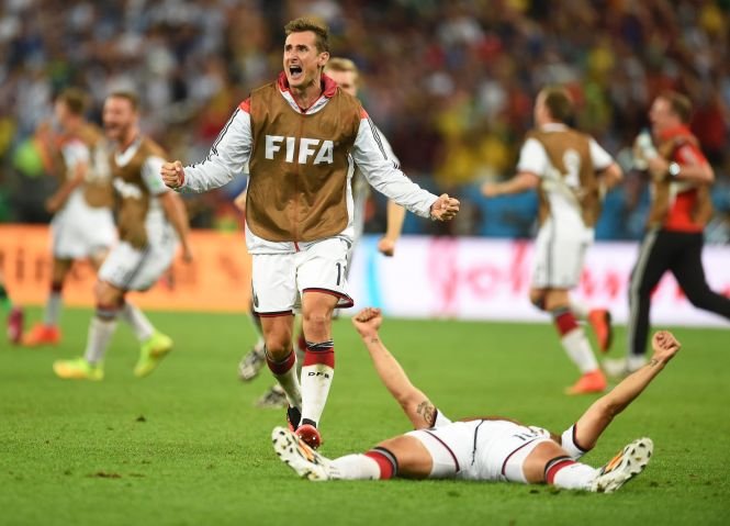 Germanul Miroslav Klose, cel mai bun marcator din istoria Cupei Mondiale, se retrage din echipa naţională
