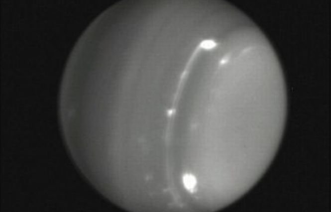 Imagini cu furtunile masive care au loc pe planeta Uranus, publicate de NASA