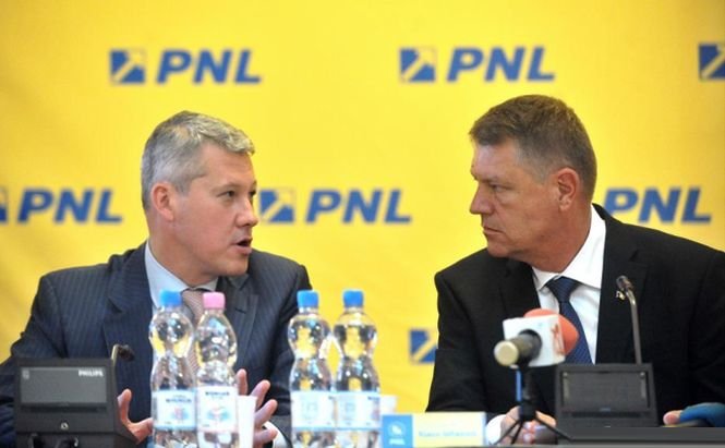 Iohannis anunţă desemnarea lui Cătălin Predoiu drept candidat pentru funcţia de premier
