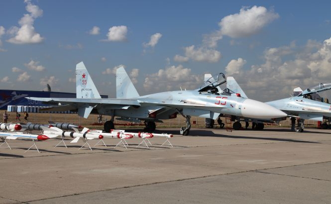 Rusia amplasează o bază aeriană în Belarus, aproape de graniţa cu Polonia