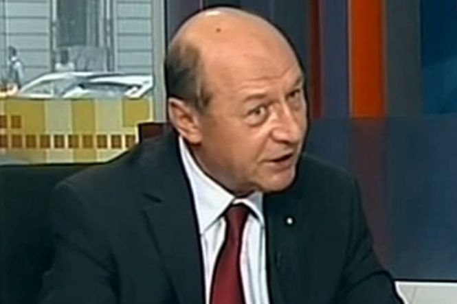 Q&amp;A. Cum vrea Băsescu să-şi asigure viitorul din 2015