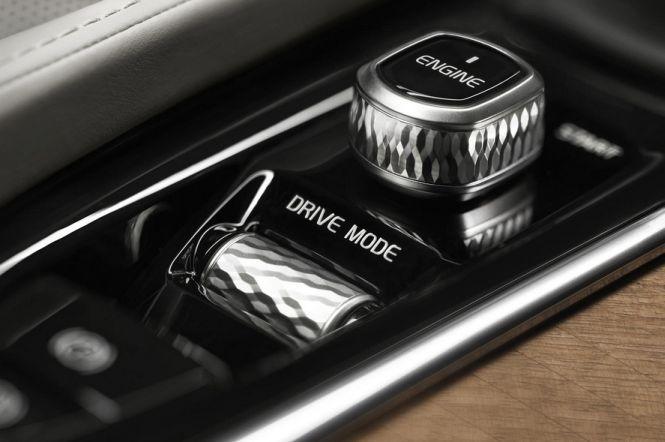 Volvo va lansa un nou SUV pe 26 august. Vedeţi caracteristicile modelului XC90 271992