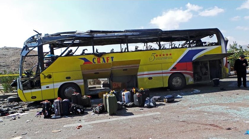 27 de morţi şi zeci de răniţi în urma coliziunii a două autobuze în Egipt