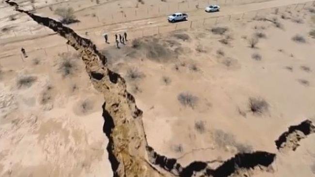 Crater uriaş apărut peste noapte în Mexic