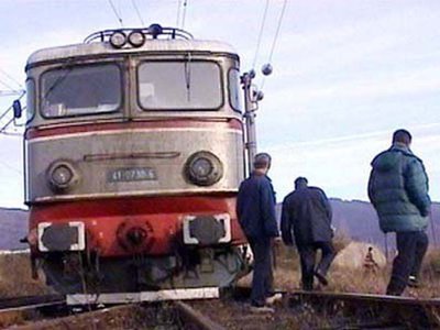 UPDATE. Trenul blocat în judeţul Caraş-Severin a plecat după 6 ore de aşteptare