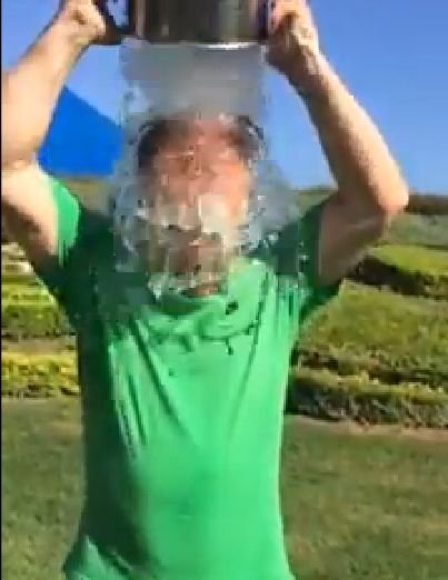 VIDEO! Emil Boc a acceptat provocarea &quot;Ice Bucket Challenge&quot;