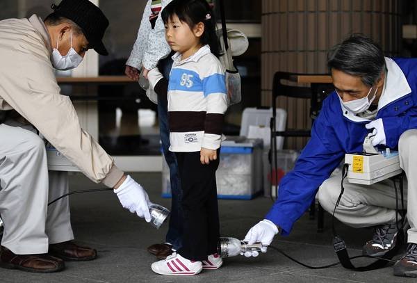 Efectele devastatoare ale tragediei de la Fukushima: cancer de tiroidă la copii