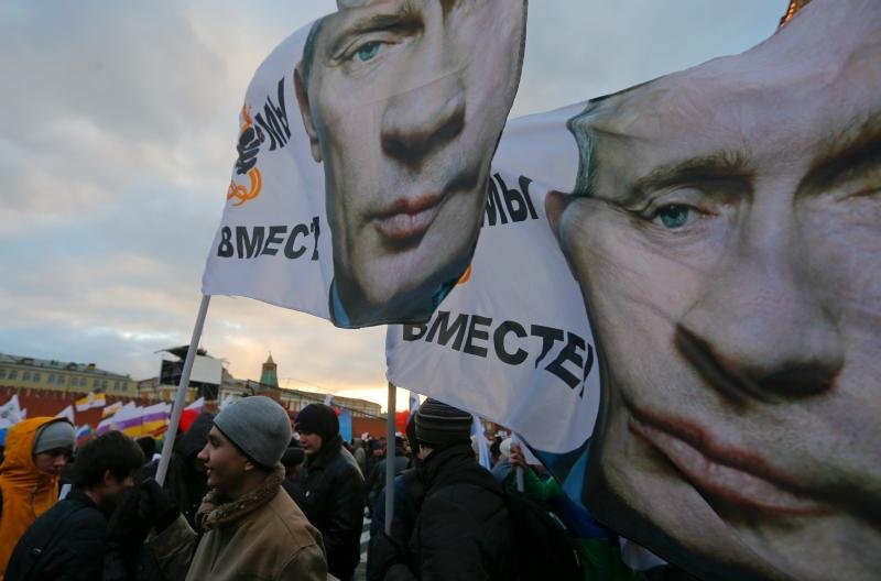 Rusia, lovită din plin. Este la un pas de recesiune în urma sancţiunilor impuse de Occident