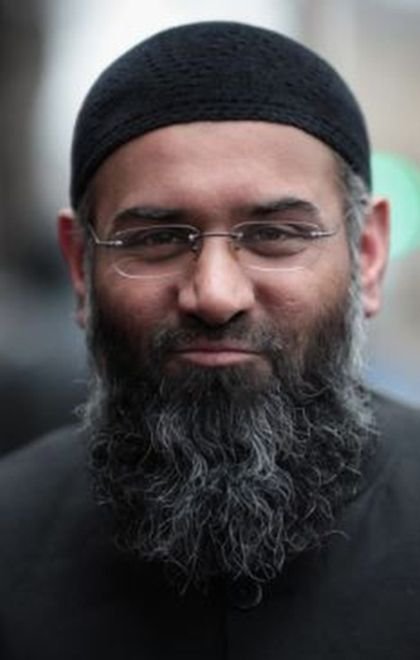 Un temut lider musulman, suprins într-o ipostază şocantă. A cerut imediat ca pozele să fie ŞTERSE