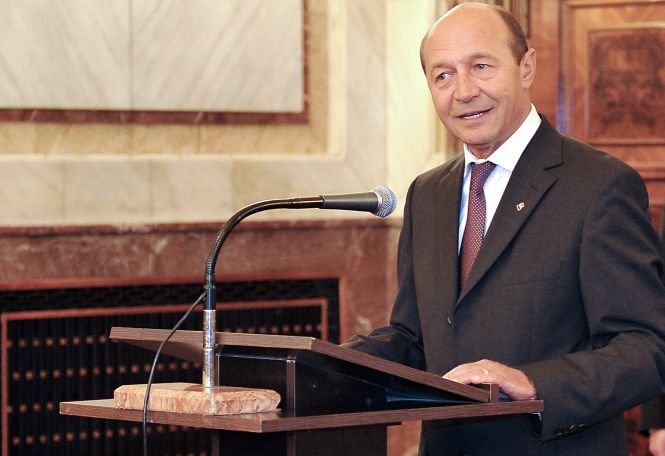 Băsescu amână ceremonia de învestire a ministrului pentru Buget