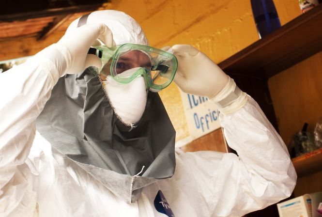 Organizaţia Mondială a Sănătăţii: 20.000 de oameni ar putea fi infectaţi cu virusul Ebola