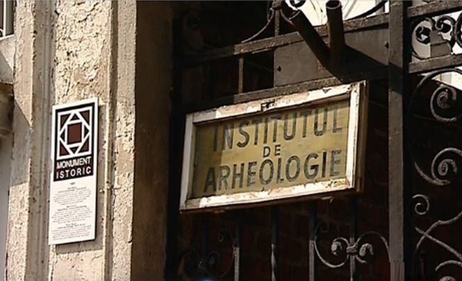 Institutul de Arheologie are sediul într-una din cele mai dărăpănate case din Capitală
