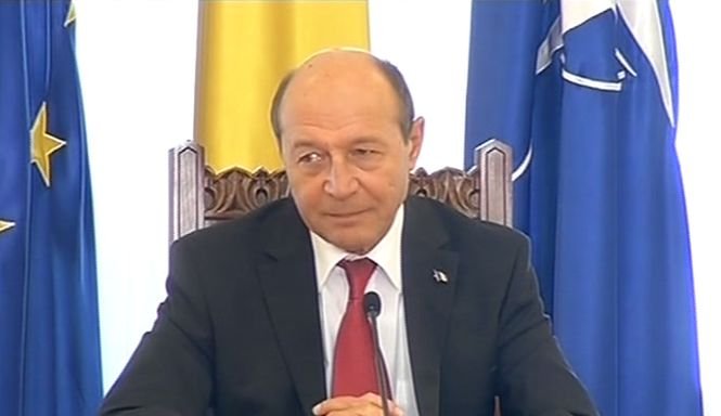 Guvernul îl acuză pe Traian Băsescu că minte în privinţa bugetului Apărării