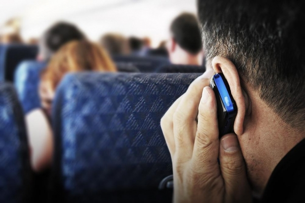  ŢARA care permite utilizarea de smartphone-uri în avion, inclusiv în timpul decolării sau aterizării 