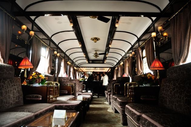 Trenul Orient Express a ajuns în România. Cât COSTĂ un bilet în luxuriantul hotel pe roţi