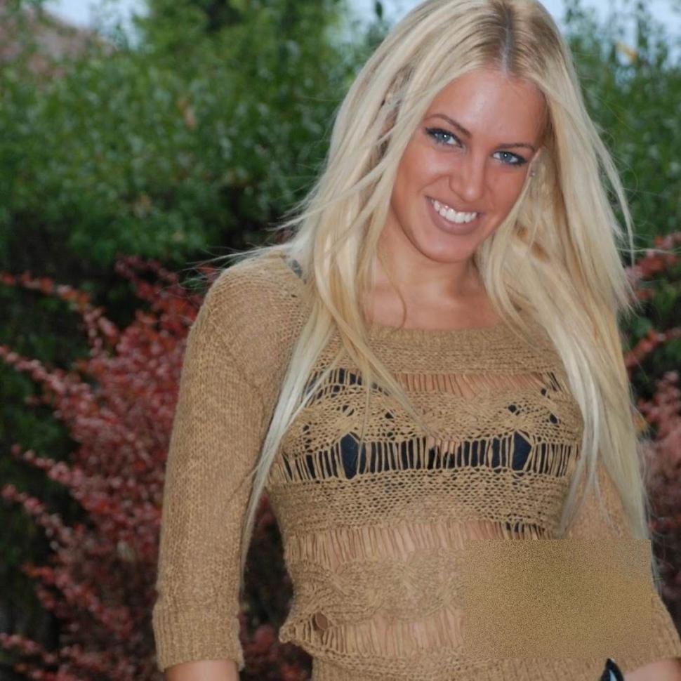 Când au fost întrebaţi ce profesie are această blondă niciun bărbat n-a ghicit. "Nu m-aş fi gândit la asta nici într-o mie de ani" 274004