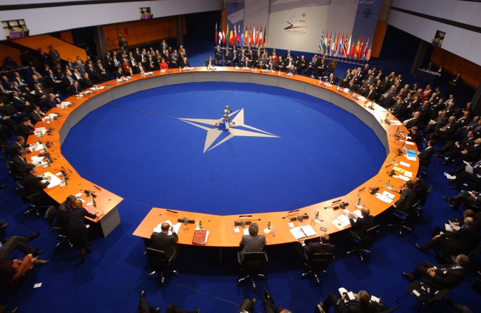 Ce se va discuta în spatele uşilor închise la summitul NATO. Trei subiecte fierbinţi vor fi dezbătute de cei mai importanţi lideri ai lumii