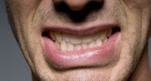 De ce scrasnim din dinti noaptea si ce boala poate ascunde afectiunea