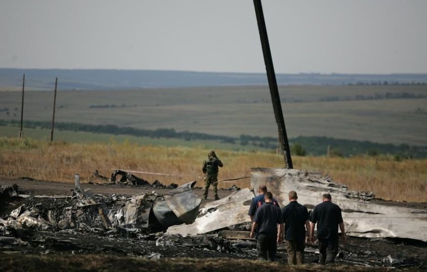 Malaezia trimite un nou grup de experţi la locul prăbuşirii avionului Boeing-777 în Ucraina 