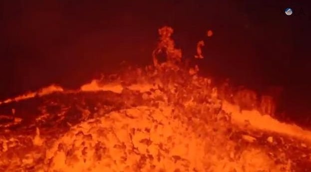 IMAGINI DE SENZAŢIE din interiorul celui mai periculos vulcan din lume