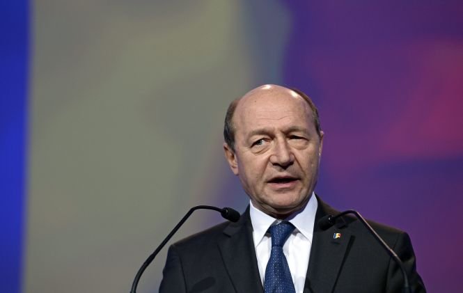 Băsescu: Cer demisia sau demiterea imediată a comandantului Jandarmeriei