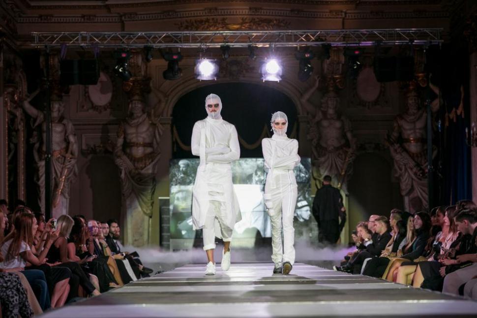 La doar 17 ani, designerul Isabela Walter şi-a lansat cea de-a treia colecţie. Eveniment fashion de excepţie 274836