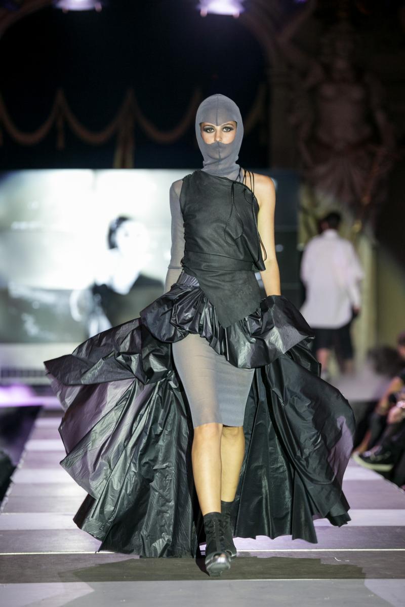 La doar 17 ani, designerul Isabela Walter şi-a lansat cea de-a treia colecţie. Eveniment fashion de excepţie 274837