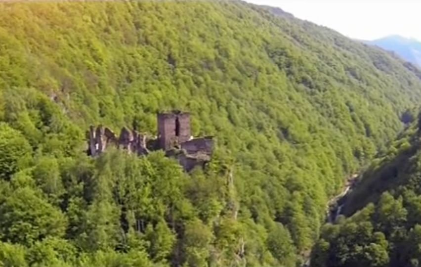 România la înălţime: Cetatea Colţ şi Cetatea Mălăieşti - judeţul Hunedoara