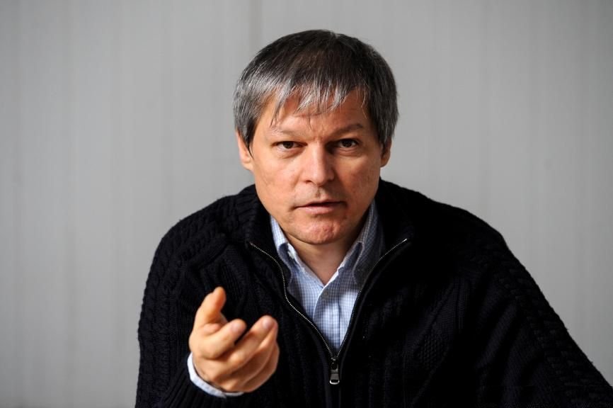 Dacian Cioloş, scos din cărţi odată cu numirea oficială a Corinei Creţu în funcţia de comisar european