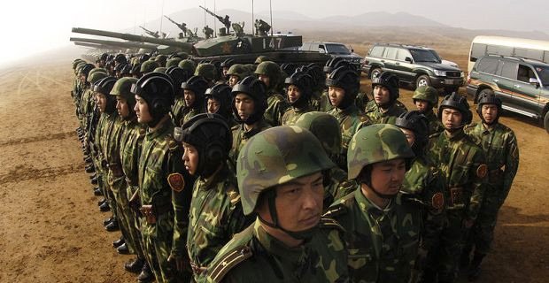 De ce se pregăteşte CHINA? 12.000 de soldaţi chinezi, mutaţi la graniţa cu Rusia. &quot;Ceva nu miroase a bine&quot;