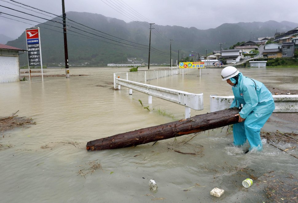 ALERTĂ MAXIMĂ pe insula japoneză Hokkaido. Cel puţin 700.000 de persoane vor fi evacuate