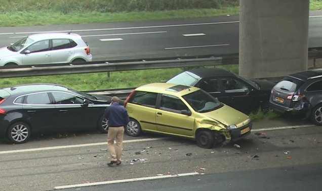 Doi morţi şi 26 de răniţi în Olanda, în urma unor coliziuni între 150 de vehicule 