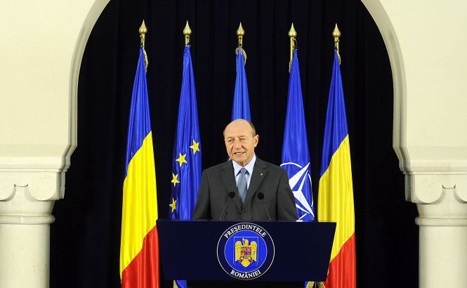 Preşedintele Băsescu a promulgat legea privind reducerea CAS
