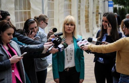 What  Băsescu says about  Elena Udrea’s chances to make it  into the second round  
