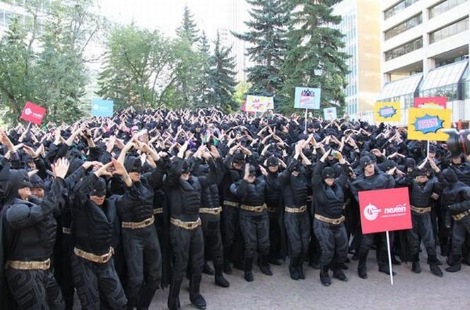 Nou record mondial Guinness. 542 de persoane costumate în Batman s-au reunit în oraşul Calgary
