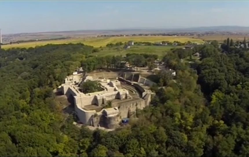 România la înălţime: Cetatea de Scaun a Sucevei - un monument istoric impresionant